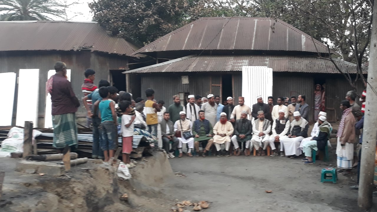 ফরিদপুরে অগ্নিকাণ্ডে ক্ষতিগ্রস্তদের পাশে জামায়াত