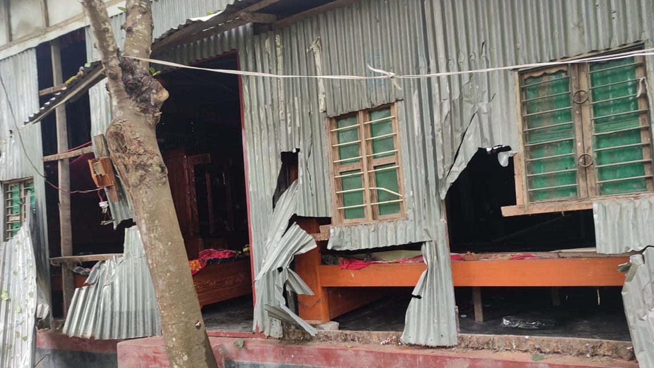 ঈদের নামাজ শেষে দুই পক্ষের রক্তক্ষয়ী সংঘর্ষে আহত ২৫