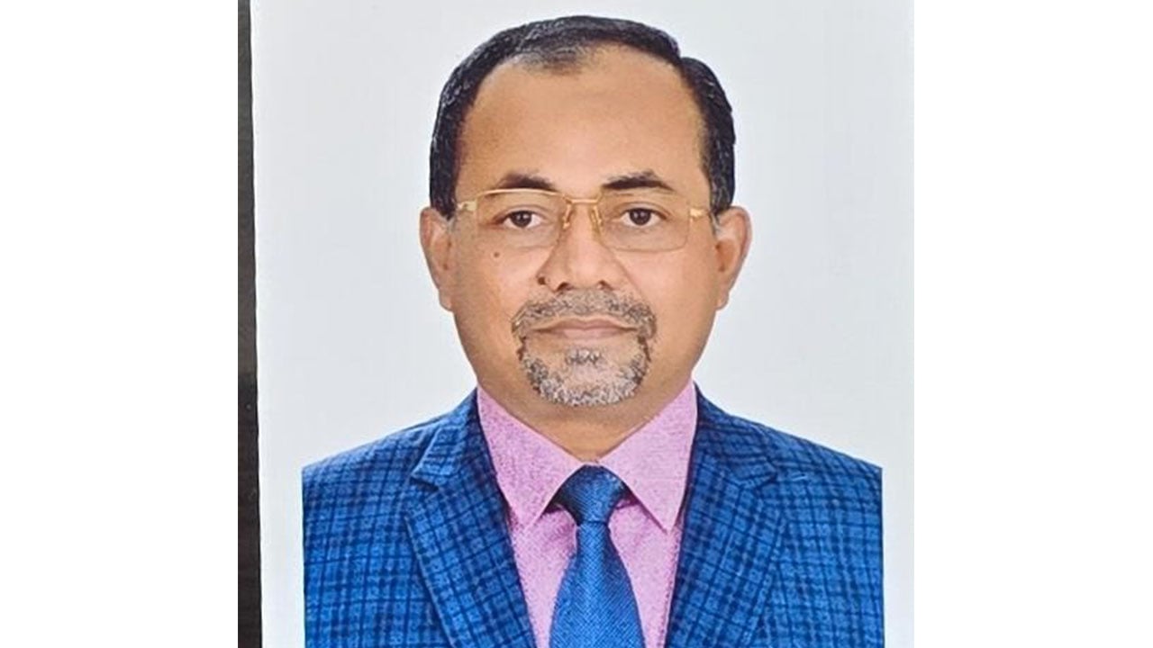 আন্তর্জাতিক সম্মেলনে যোগ দিতে ঢাকা ছাড়লেন লায়ন ফারুক