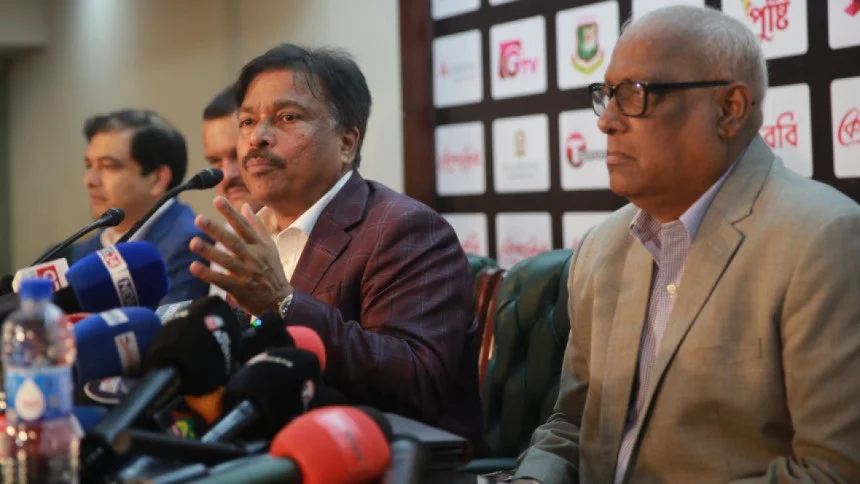 ফারুক আহমেদের বিরুদ্ধে ৮ পরিচালকের অনাস্থা প্রকাশ