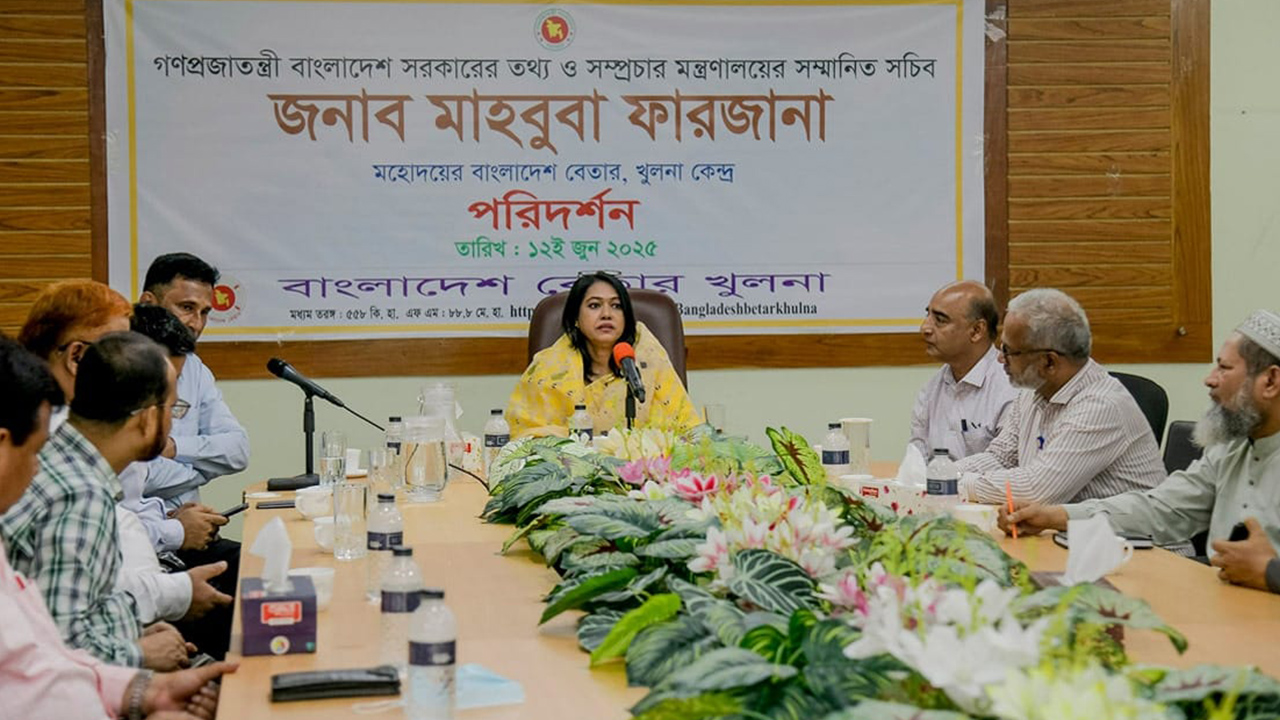 অপতথ্যের বিস্তার রোধে বেতারের বিশেষ ভূমিকা রাখার সুযোগ রয়েছে: তথ্য সচিব