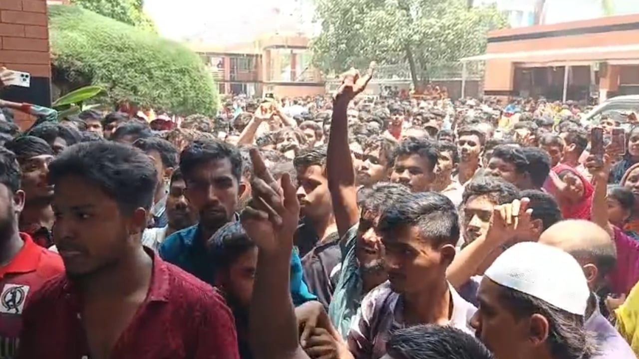 ফতুল্লায় পোশাক কারখানা থেকে কর্মকর্তার লাশ উদ্ধার