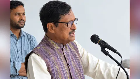 ঢাবিতে ভর্তি হওয়া উচিত নয়-অমানুষদের জায়গা, এটা একটা সিনিয়র মাদরাসা: ফজলুর রহমান