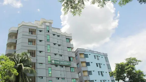 ফেনী ইউনিভার্সিটির নতুন কমিটিতে আ.লীগ নেতাদের শীর্ষ পদ নিয়ে প্রশ্ন