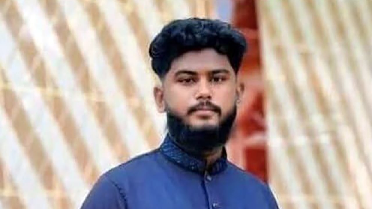 ফেনীতে বাসের ধাক্কায় বাইক আরোহী নিহত