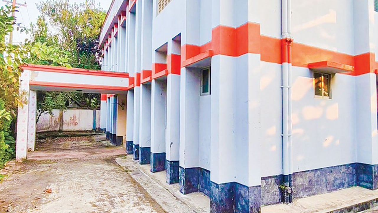 নির্মাণের ১০ বছরেও আলোর মুখ দেখেনি কোয়ারেন্টাইন স্টেশন