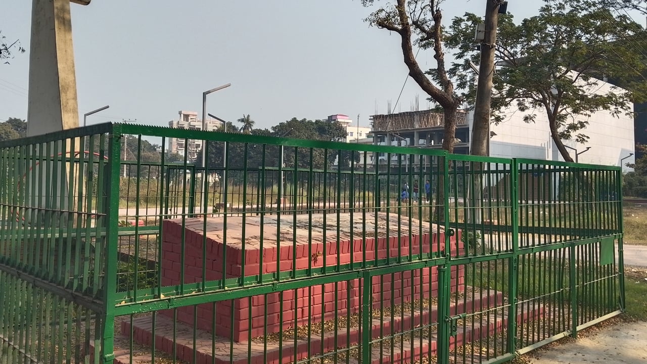 ভুয়া কাগজে অন্যের দখলে শতকোটি টাকার সম্পত্তি