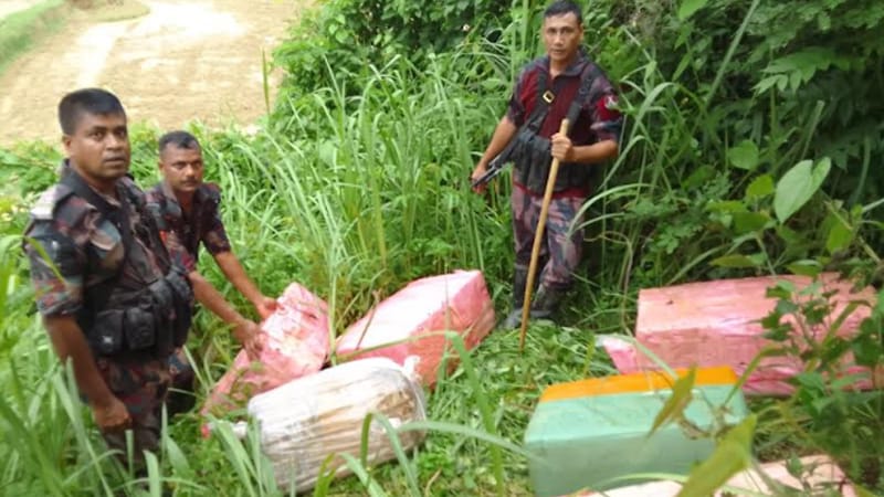 ‎পরশুরাম সীমান্তের ৫০ পয়েন্ট দিয়ে আসছে ভারতীয় পণ্য