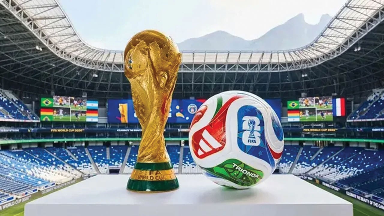 রাজশাহীর পাড়া-মহল্লায় বিশ্বকাপ ঝড়, উন্মাদনায় মেতেছেন ফুটবলপ্রেমীরা