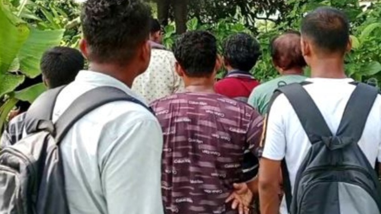 আমগাছে ঝুলছিল বৃদ্ধের লাশ