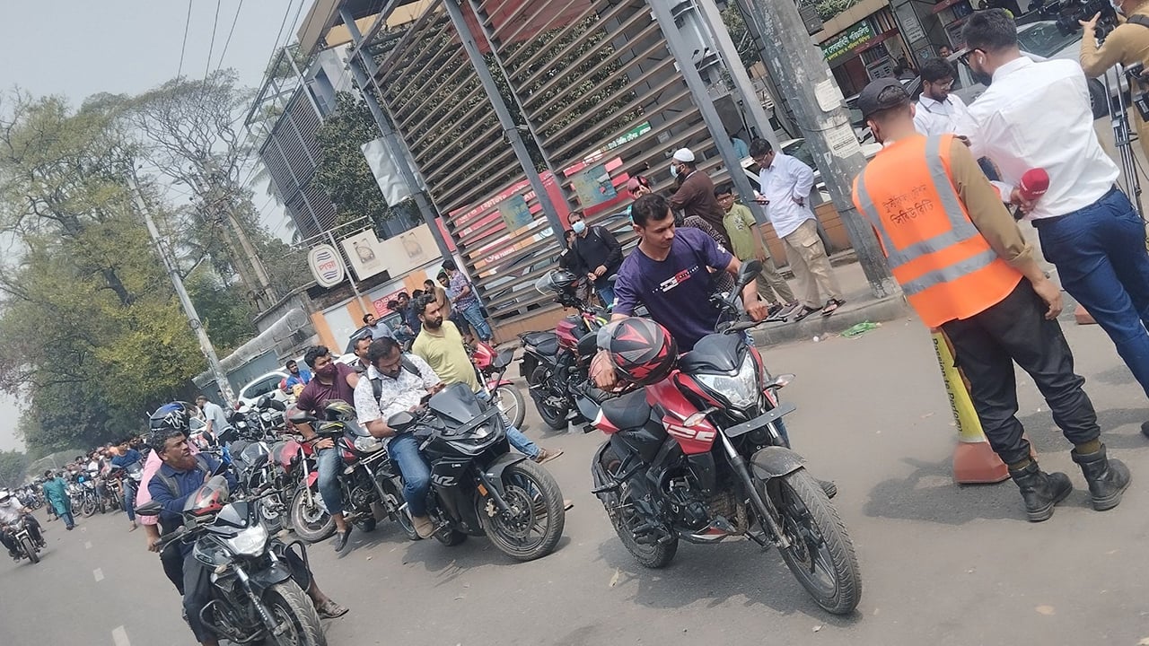 ফিলিং স্টেশনে জ্বালানি তেল কেনা নিয়ে নির্দেশনা জারি