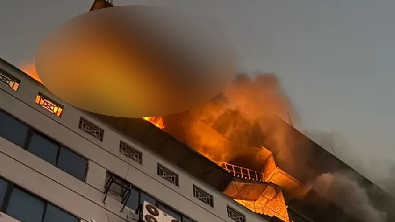 গুলিস্তানে খদ্দর মার্কেটের আগুন নিয়ন্ত্রণে