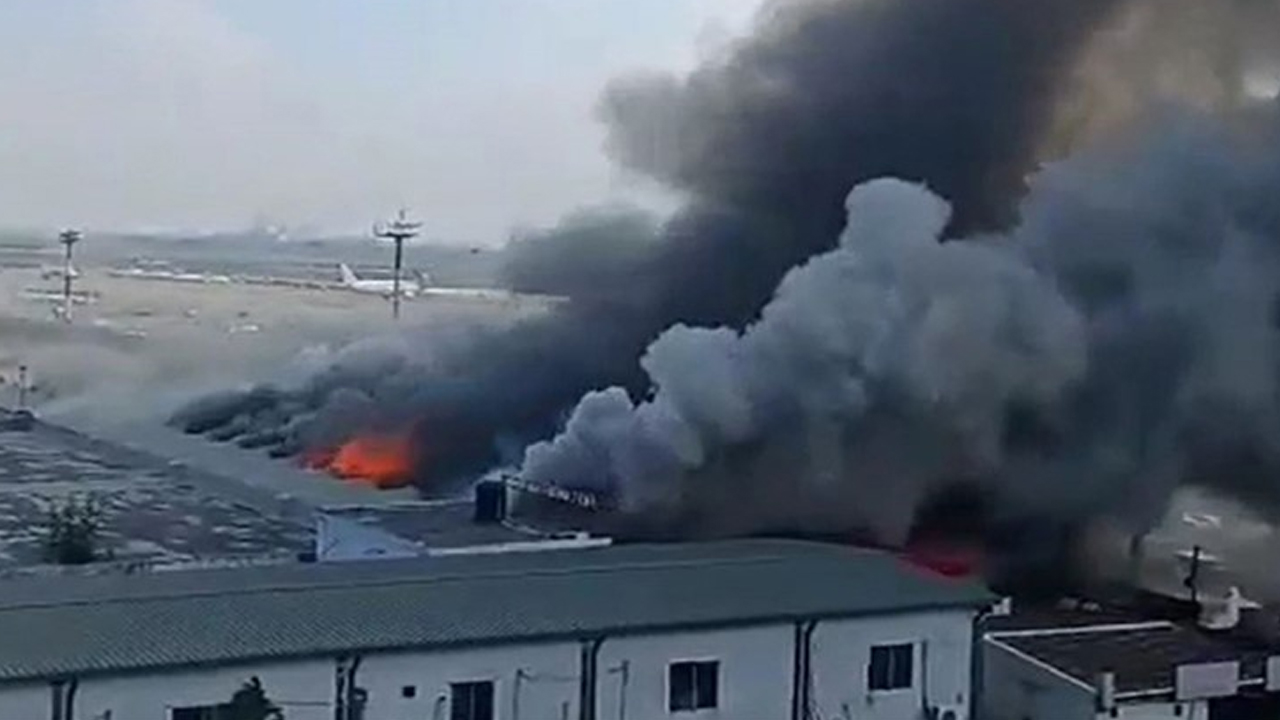 আগুন নিয়ন্ত্রণে ২৮ ইউনিট, যোগ দিয়েছে সেনা-নৌবাহিনী