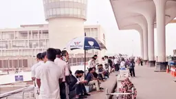 ৮২ ফ্লাইট ব্যাহত, ভোগান্তিতে ১৩ হাজার যাত্রী