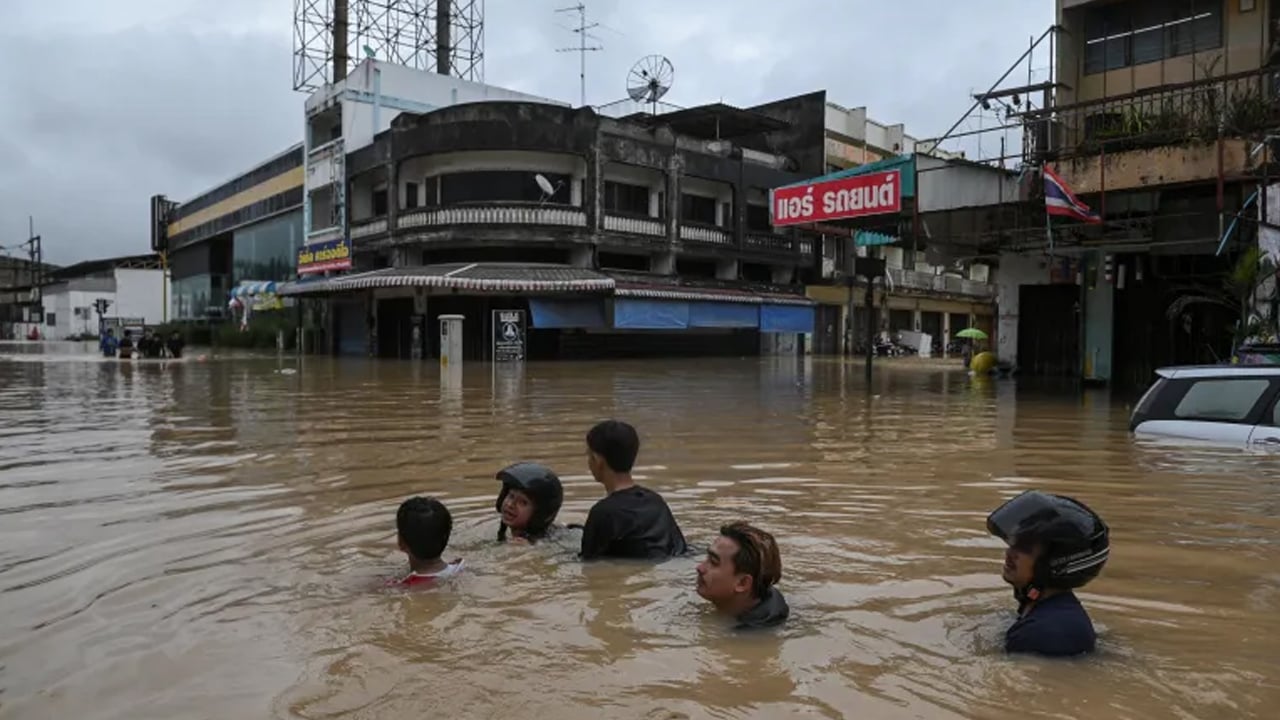 থাইল্যান্ডে বন্যায় ক্ষতিগ্রস্ত এলাকার চিত্র। ছবি : সংগৃহীত