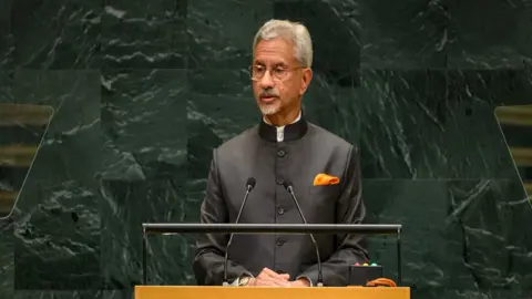 বাণিজ্যিক জাহাজ ও নাবিকদের লক্ষ্য করে হামলা অগ্রহণযোগ্য: জয়শঙ্কর