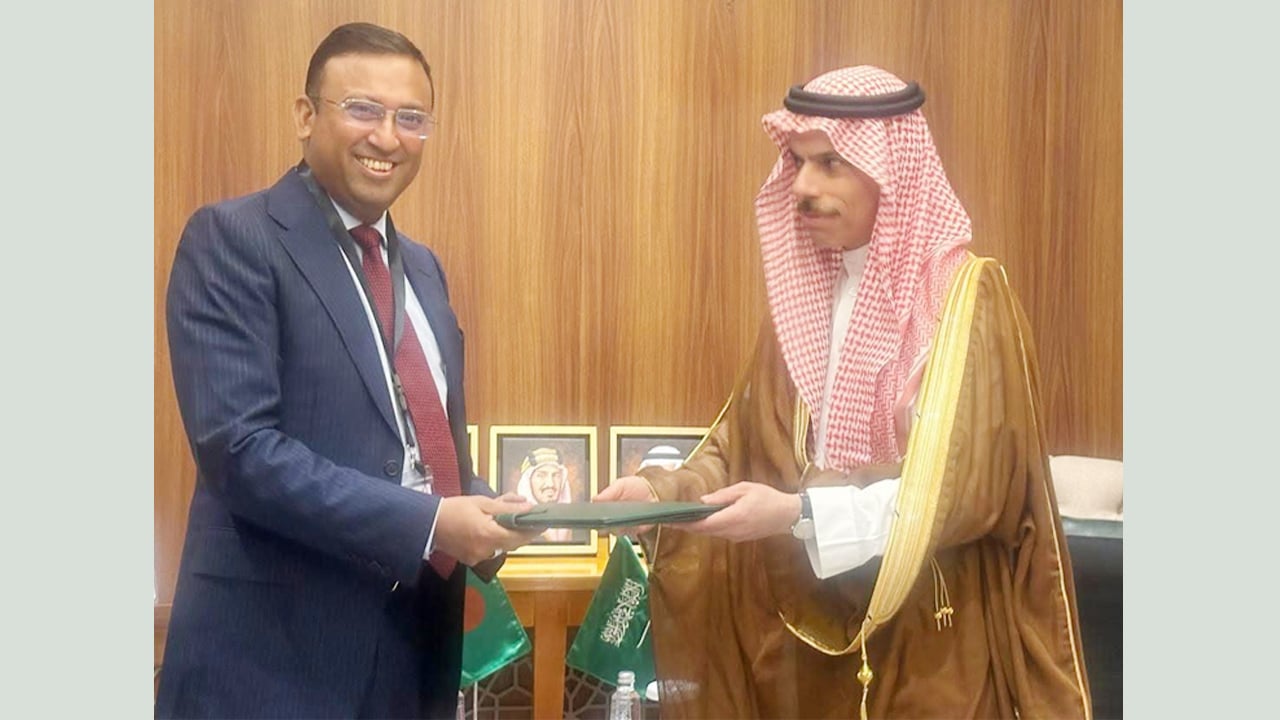 মক্কা চুক্তিতে যুক্ত হওয়ার আলোচনার মধ্যে সৌদি পররাষ্ট্রমন্ত্রীর সঙ্গে হুমায়ুন কবীরের বৈঠক