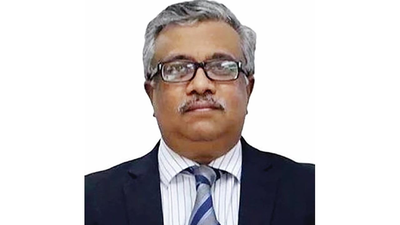 রাষ্ট্রীয় অতিথি ভবনে বিদেশি কূটনীতিকদের ব্রিফিং করছেন পররাষ্ট্রসচিব