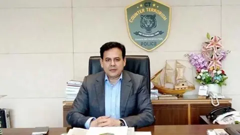 সাবেক সিটিটিসি প্রধান আসাদুজ্জামানসহ ৪ জনের বিরুদ্ধে গ্রেপ্তারি পরোয়ানা
