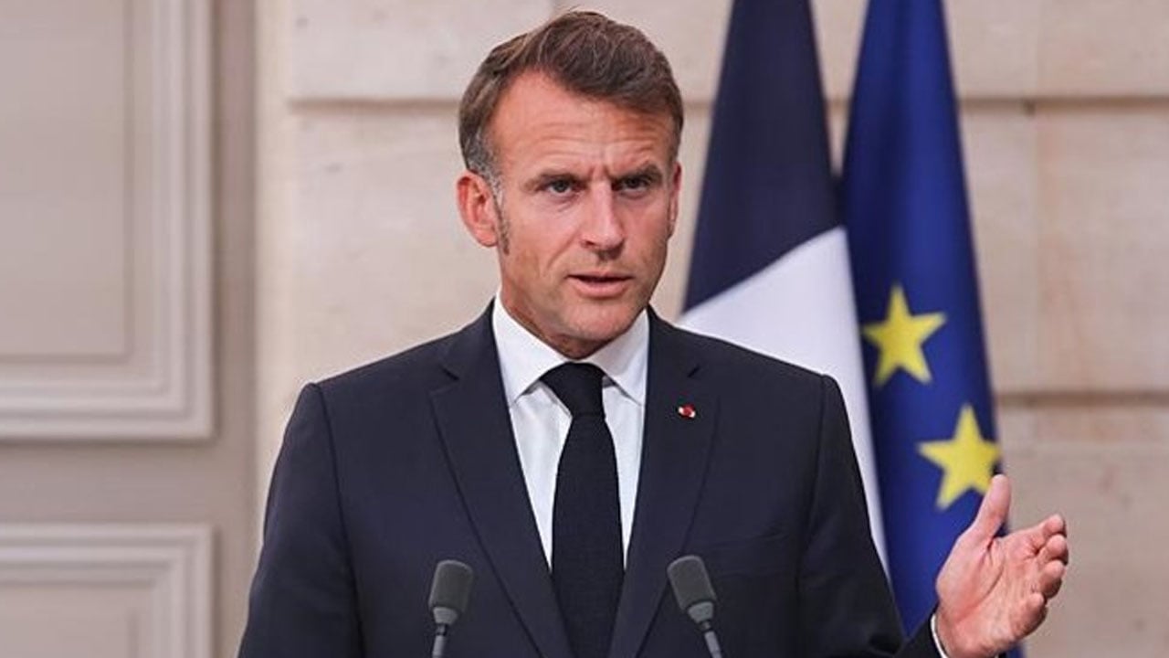 ফরাসি প্রেসিডেন্ট ম্যাক্রোঁর বিরুদ্ধে অভিশংসন প্রস্তাব
