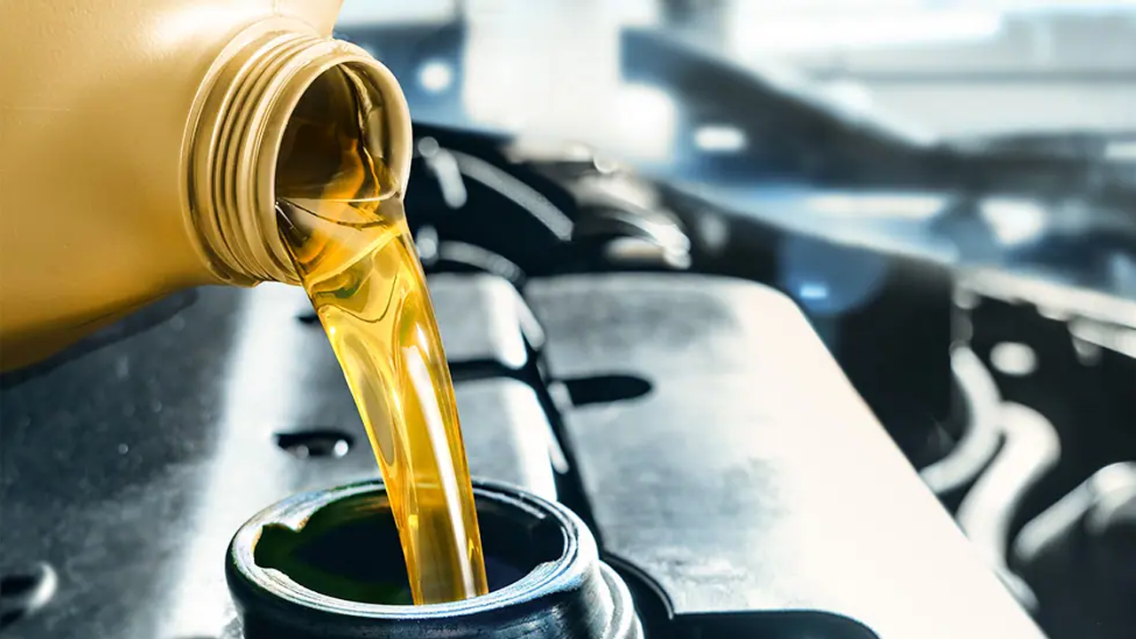 হরমুজ প্রণালি ঘিরে উত্তেজনায় জ্বালানি তেলের দামে ঊর্ধ্বগতি