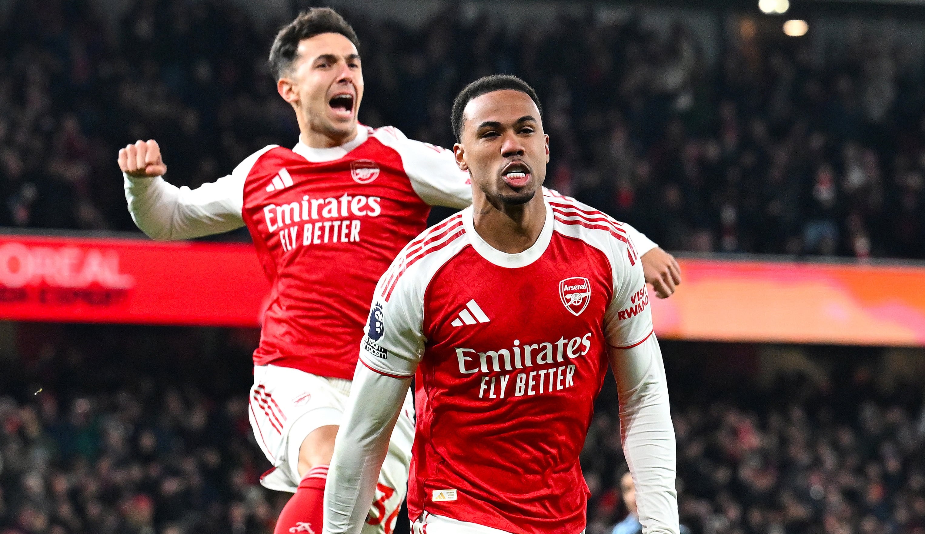 শীর্ষে থেকে বছর শেষ আর্সেনালের