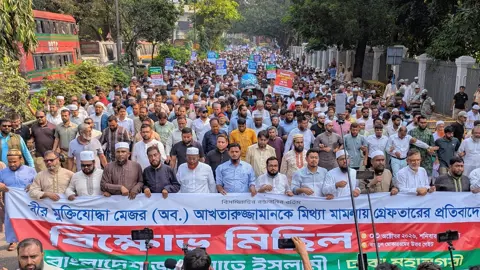 জামায়াতে যোগ দেওয়ায় মেজর আখতারুজ্জামানকে টার্গেট করা হয়েছে: গোলাম পরওয়ার 
