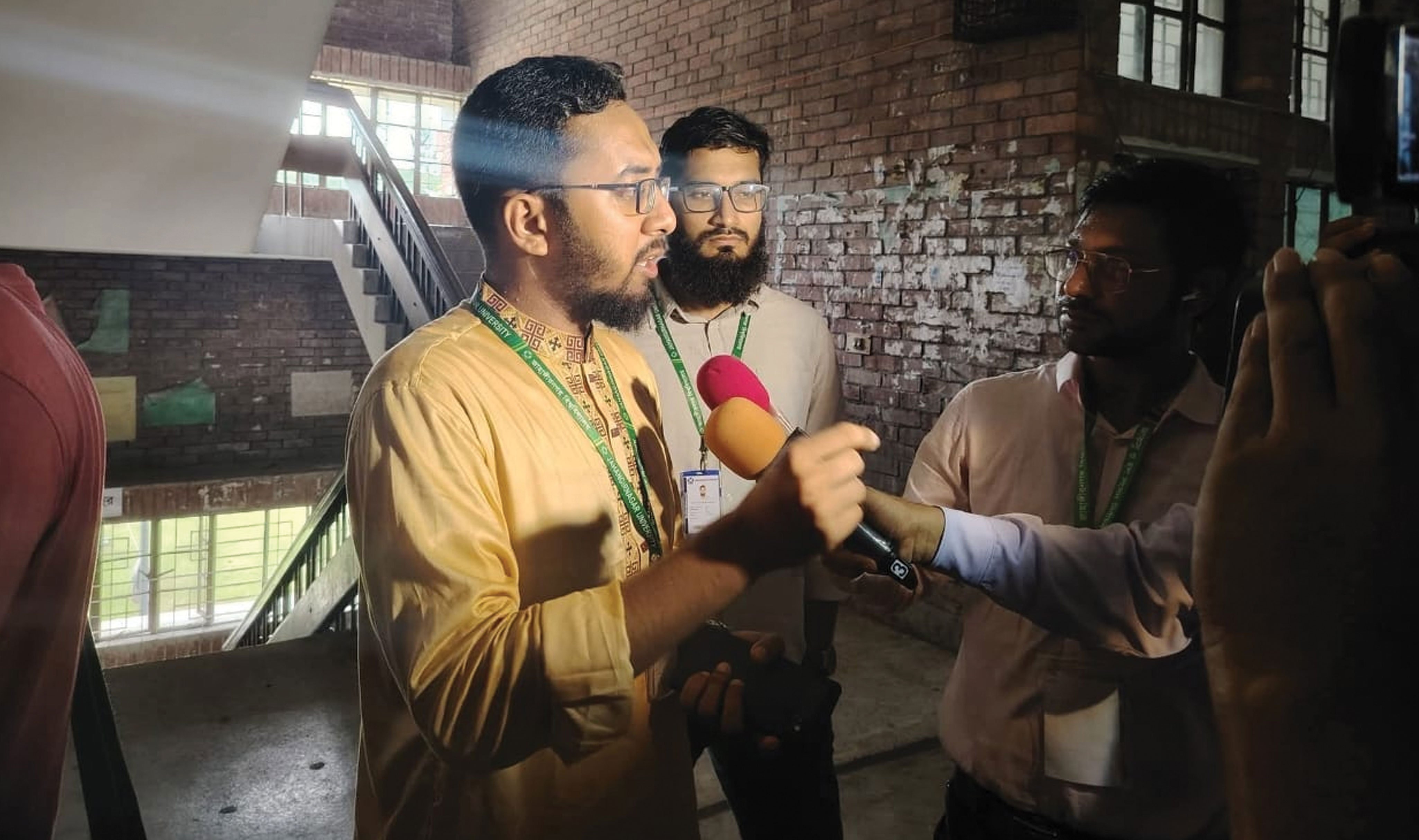 ভোট দিলেন শিবির সমর্থিত প্যানেলের জিএস, ব্যবস্থাপনা নিয়ে অসন্তোষ