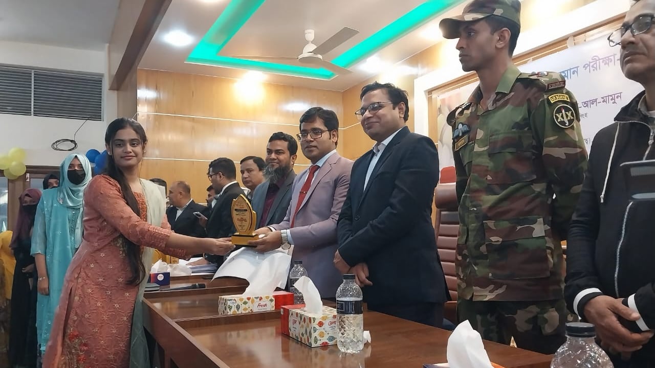 গফরগাঁওয়ে জিপিএ-৫ প্রাপ্ত ১৮৯ শিক্ষার্থীকে সংবর্ধনা