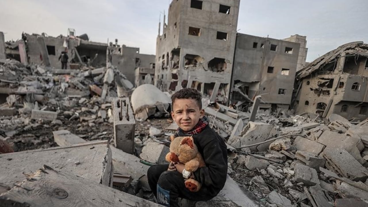 গাজায় চেকপয়েন্টে ইসরাইলি হামলায় নিহত ৬