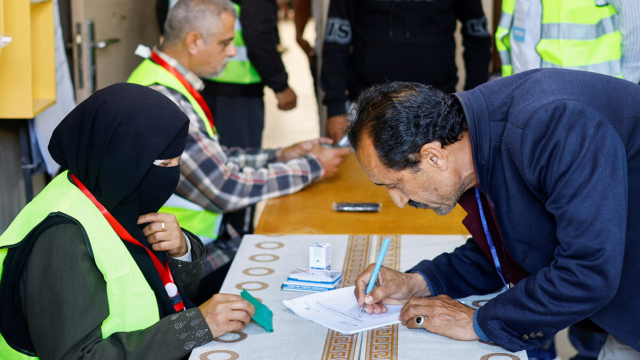 ফিলিস্তিনের নির্বাচনে আব্বাসপন্থীদের বড় জয়, গাজাতেও সাফল্য