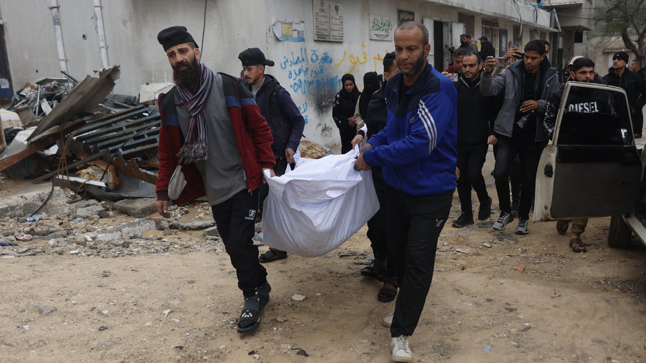 বৈরী আবহাওয়ার সঙ্গে গাজাবাসীর লড়াই