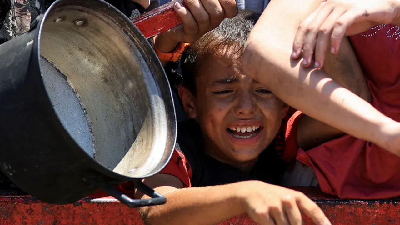 ইসরাইলি অবরোধে গাজায় অনাহারে আরো ১৪ জনের মৃত্যু