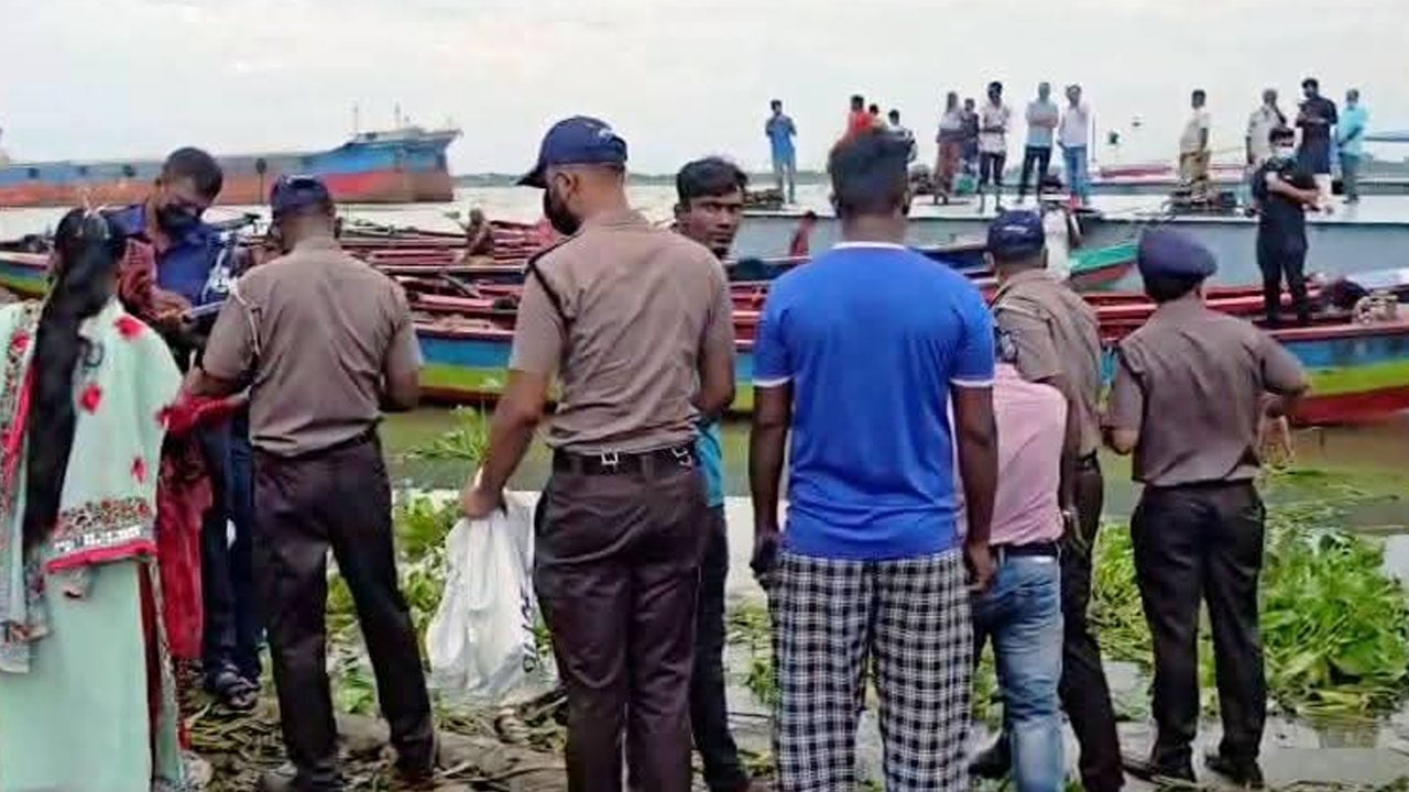 মুন্সিগঞ্জে নদী থেকে নারী ও যুবকের অর্ধগলিত লাশ উদ্ধার
