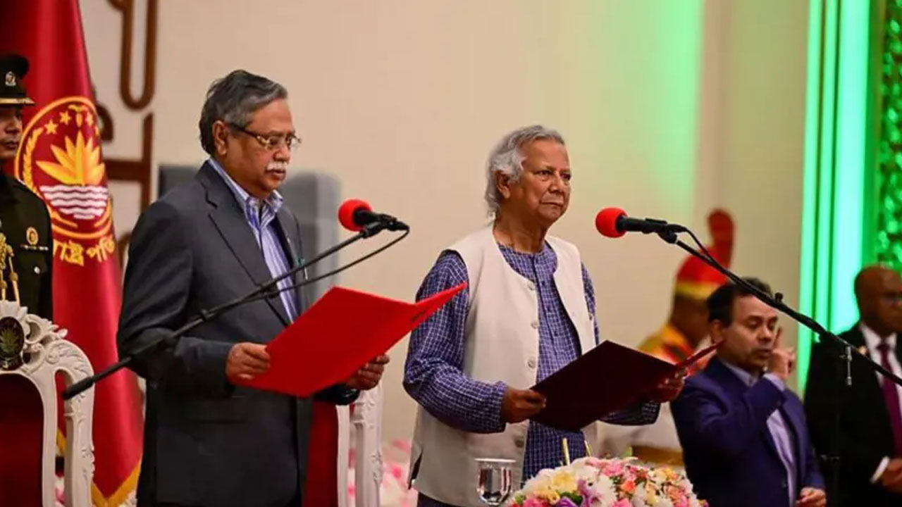 অন্তর্বর্তী সরকারের এক বছর: প্রত্যাশা পূরণের নাকি ব্যর্থতার?