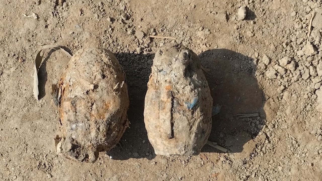 কালীগঞ্জে মাটি খুঁড়তেই উঠে এলো অবিস্ফোরিত গ্রেনেড