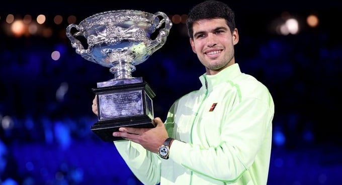 ইতিহাস গড়লেন চ্যাম্পিয়ন আলকারাজ