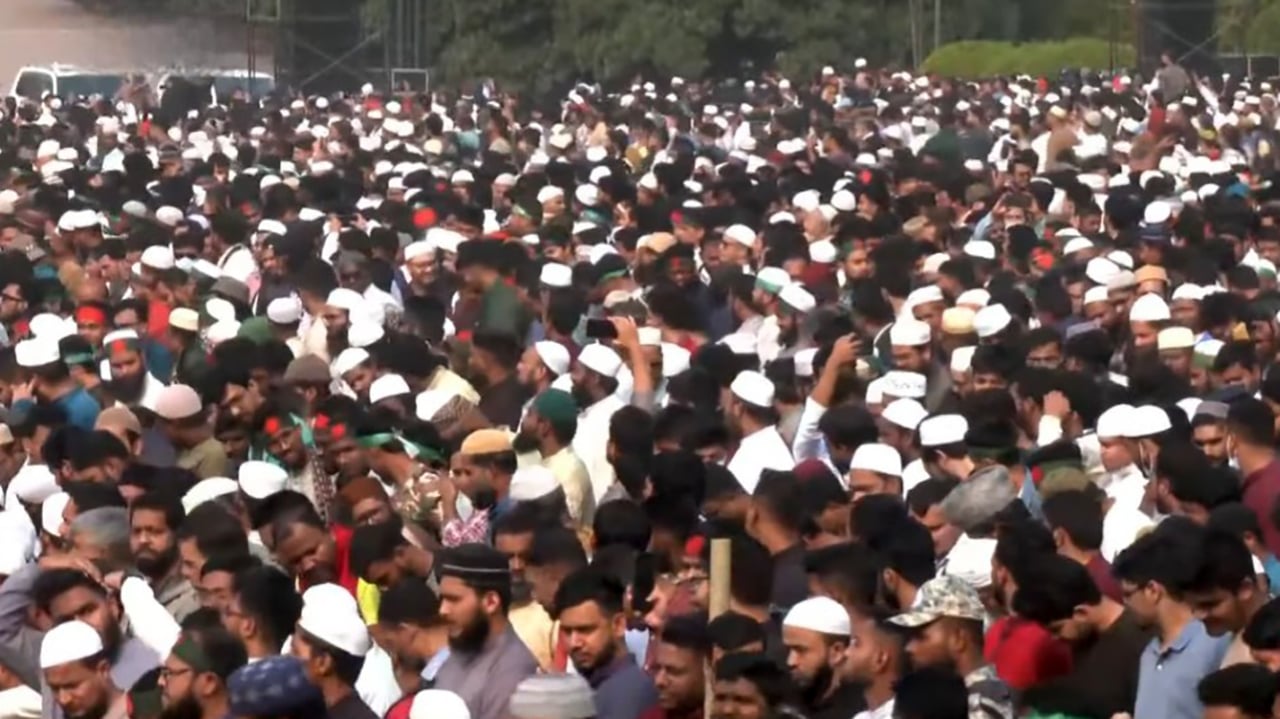 জুলাই বিপ্লবী শহীদ শরীফ ওসমান হাদির জানাজা শুরু