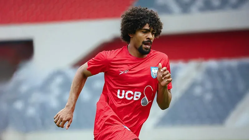 ভিয়েতনামে দলের সঙ্গে যোগ দেবেন হামজা