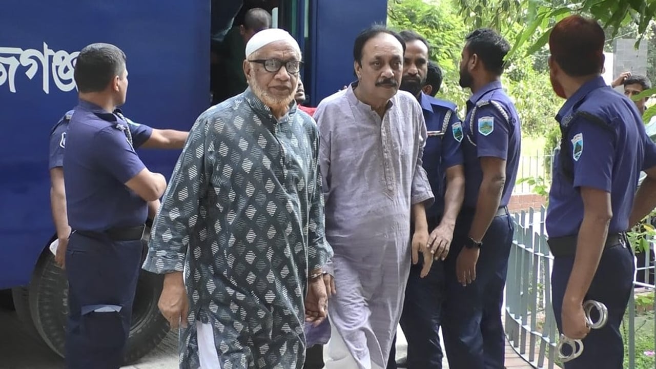 সিরাজগঞ্জে হাসিনাসহ ২৬২ নেতাকর্মীর বিরুদ্ধে গ্রেপ্তারি পরোয়ানা