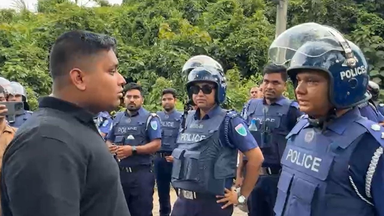 পুলিশও হবেন, দলীয় এজেন্ডাও বাস্তবায়ন করবেন—এটা হতে পারে না, বললেন হাসনাত