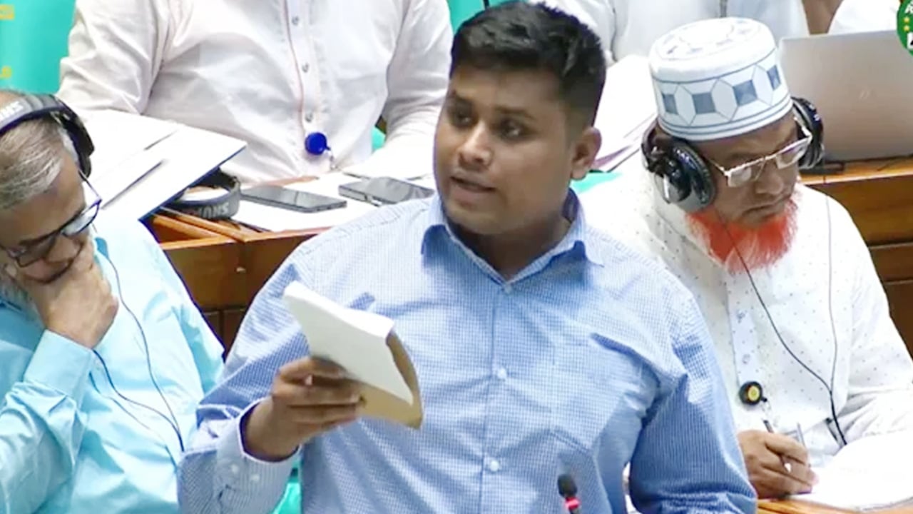 স্বরাষ্ট্রমন্ত্রী আইনশৃঙ্খলা পরিস্থিতি পুনরুদ্ধার করতে পেরেছেন কি না, প্রশ্ন হাসনাত আবদুল্লাহর