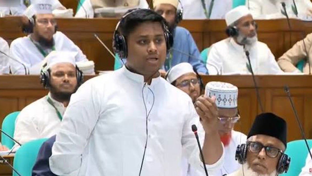 ঋণ খেলাফিদের সাথে সংসদ শেয়ার করতে হয়, এজন্য আমরা লজ্জা পাই