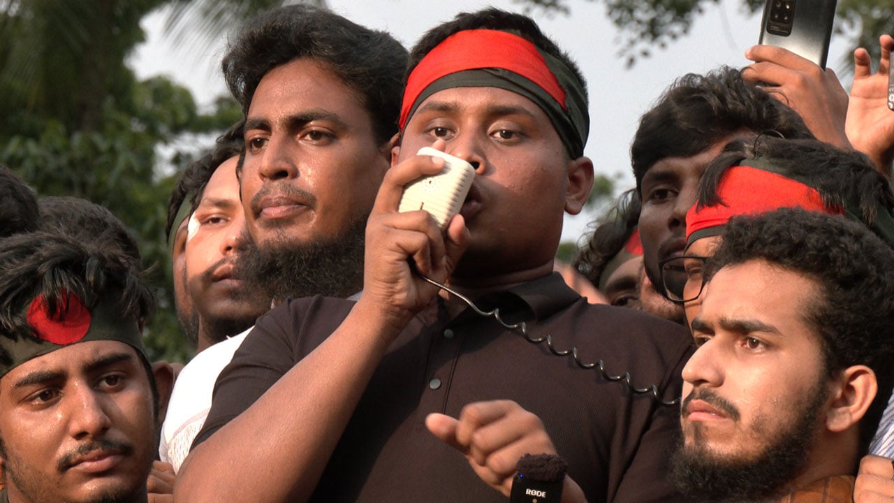 চট্টগ্রামে প্রতিটি দেয়ালে জুলাইয়ের গ্রাফিতি হোক: হাসনাত আবদুল্লাহ