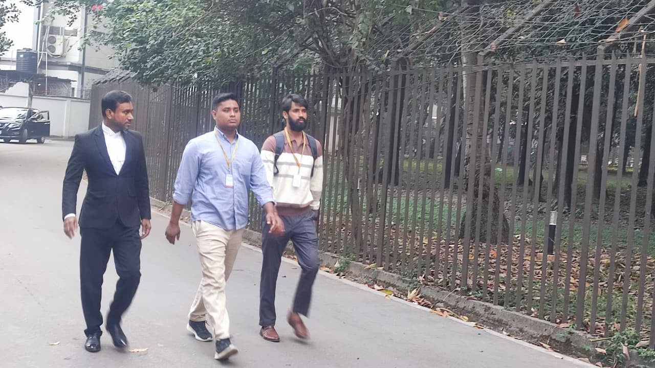 আবু সাঈদ হত্যার সাক্ষ্য দিতে ট্রাইব্যুনালে হাসনাত আব্দুল্লাহ