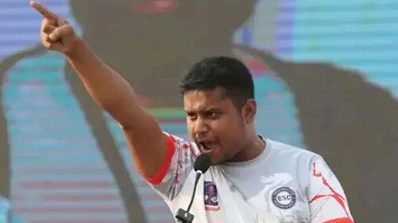 বোরকা পরে কোর্টে গিয়ে হাজিরা দিতেন মির্জা আব্বাস