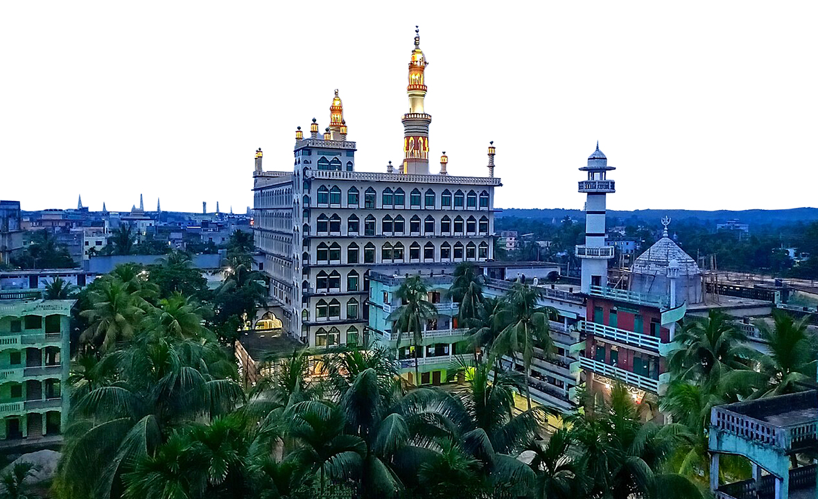 শতাব্দী ধরে স্বমহিমায় দারুল উলূম হাটহাজারী