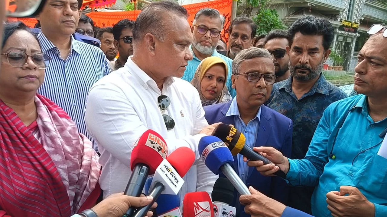 সব শিশুকে হাম-রুবেলার টিকার আওতায় আনা হবে: স্বাস্থ্য উপদেষ্টা