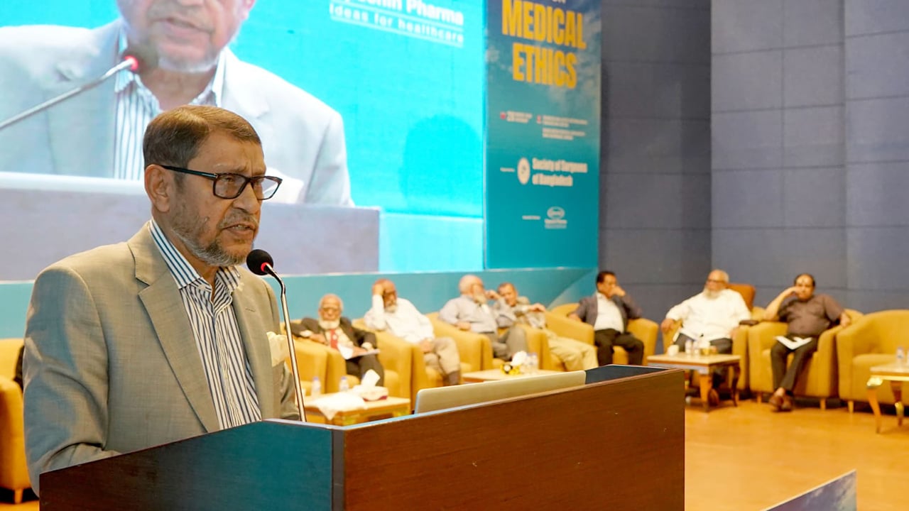 রাজশাহী মেডিকেলের পরিচালককে ফাঁসির কাষ্ঠে চড়ানো উচিত: স্বাস্থ্যমন্ত্রী