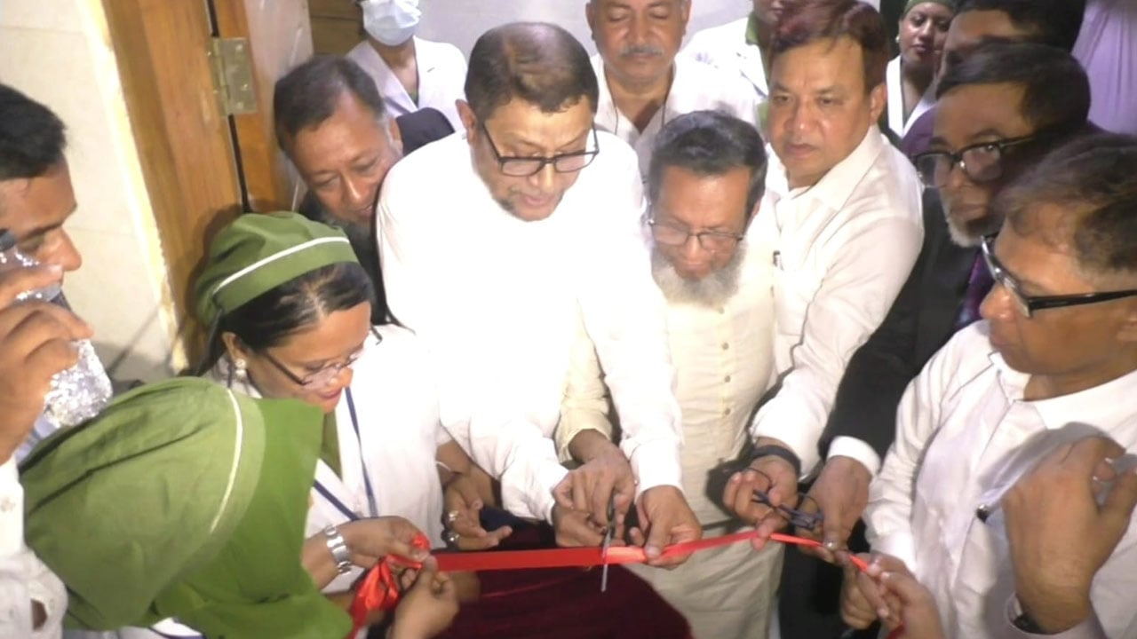 দেশে এক লাখ স্বাস্থ্যকর্মী নিয়োগ করা হবে: স্বাস্থ্যমন্ত্রী